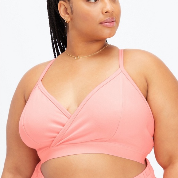 Women’s Fabletics Low Impact Lounge Bra-Black - Picture 3 of 6